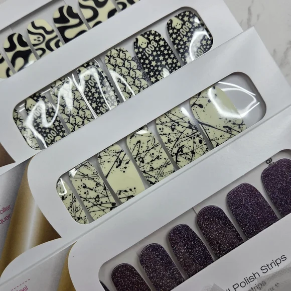 Color Street Nail Polish Strips Set - Picture 4 of 6